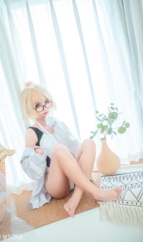 兔玩映画 夏日泳装 Vol.043 眼镜娘 