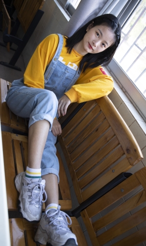 南国足艺 NO.019 刁钻的角度 四川妹子琳琳教室秀美脚 