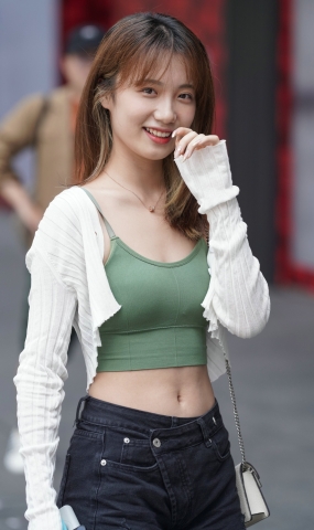 [魔镜街拍] 152 热裤姑娘 