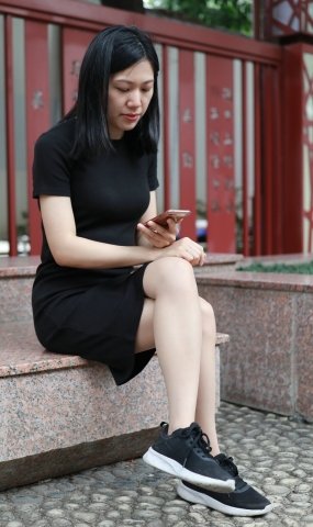 [魔镜街拍] 166 高跟运动鞋丝袜交互 