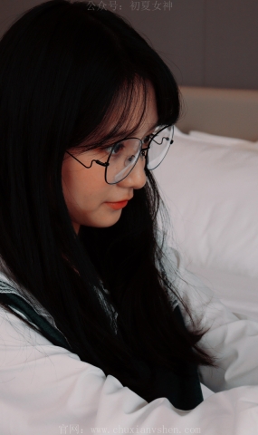 初夏女神 NO.005 沙沙 牛仔M码长裙搭小黑皮鞋