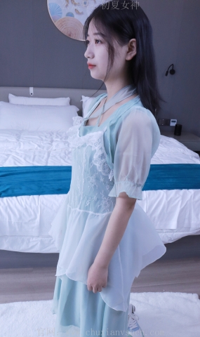 初夏女神 NO.009 念念 绿野仙踪M码连衣裙搭回力球鞋