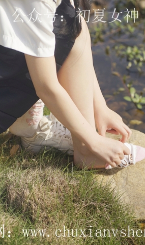 初夏女神 NO.061 念念 春秋JK套搭配三叶草贝壳头鞋